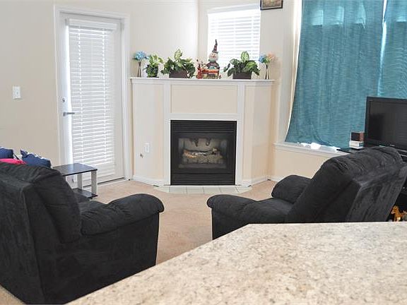 4th image of 2600 S Rock Creek Pkwy APT 3-204