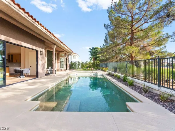 8649 Robinson Ridge Dr, Las Vegas, NV 89117
