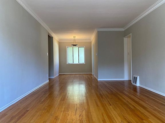 3rd image of 4700 Los Feliz Blvd