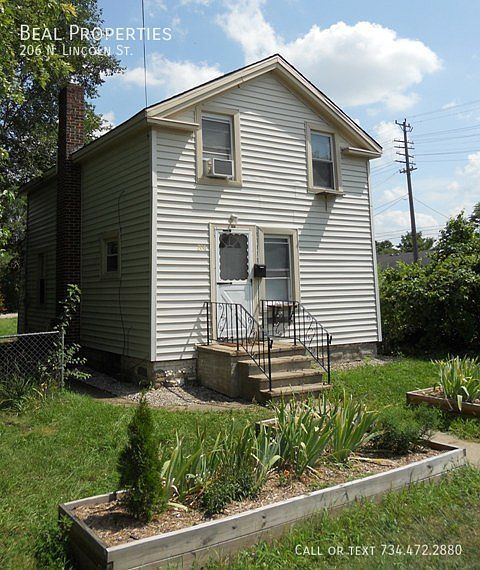 1st image of 206 N Lincoln St
