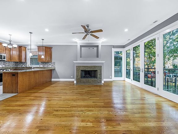 3rd image of 6216 N Fairfield Ave APT 1
