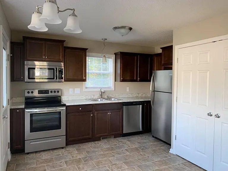 2837 Teakwood Dr — Photo 5