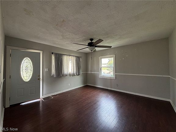 5th image of 210 S 16th St