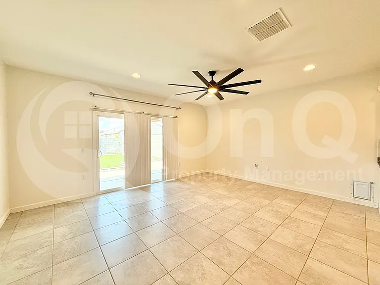 3246 W Sable Ave — Photo 8