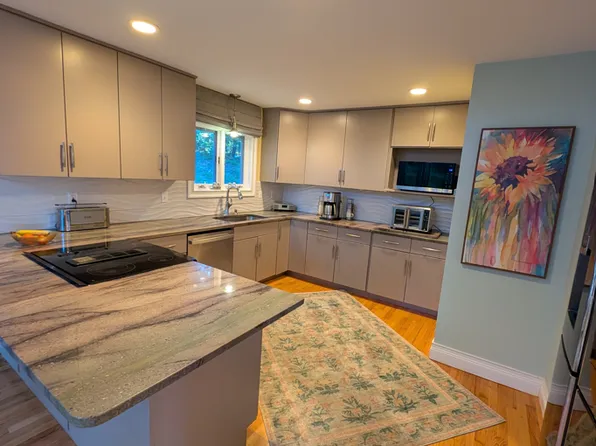 69 Breakneck Hill Rd, Southborough, MA 01772