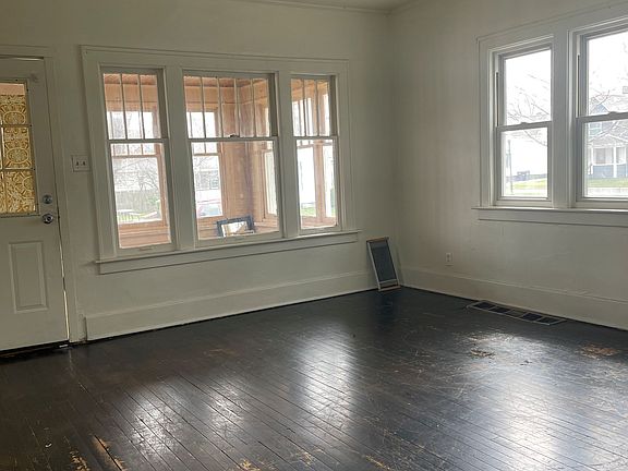 3rd image of 400 Washington Ave