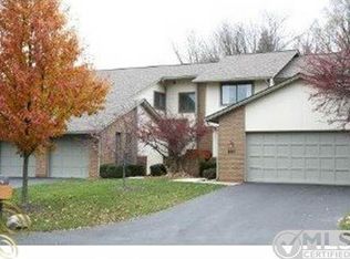 48076 Colony Farms Cir, Plymouth, MI 48170