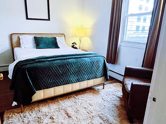 5th image of 102 Chapel St #2