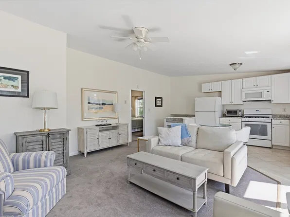 21 Dixon St #B, Milford, CT 06460
