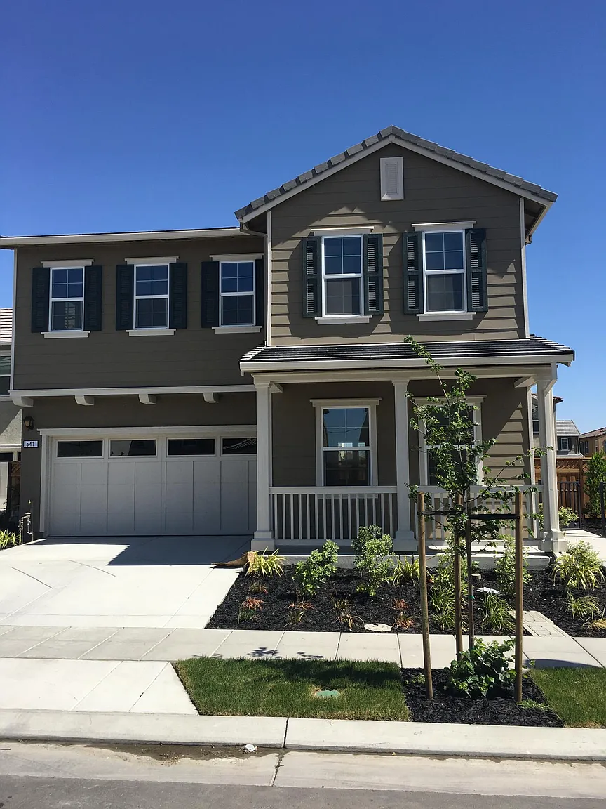 541 E Solare Ave photo 1