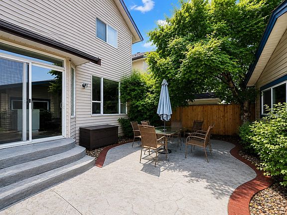 5th image of 8670 206b St