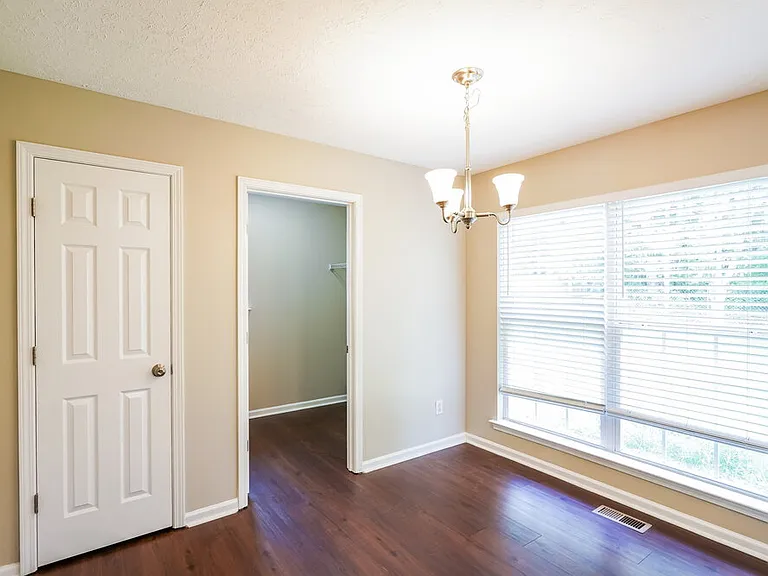 131 E Braxton Ln — Photo 7