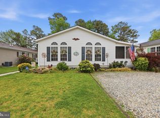 24 Sycamore Ln, Mays Landing, NJ 08330