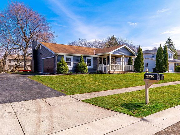 3rd image of 6262 Moundview Pl
