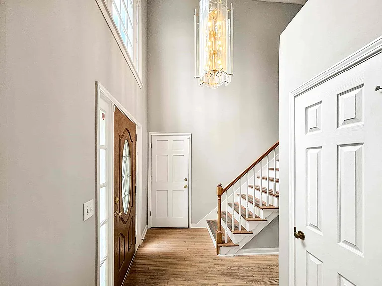 2092 Drogheda Ln — Photo 3