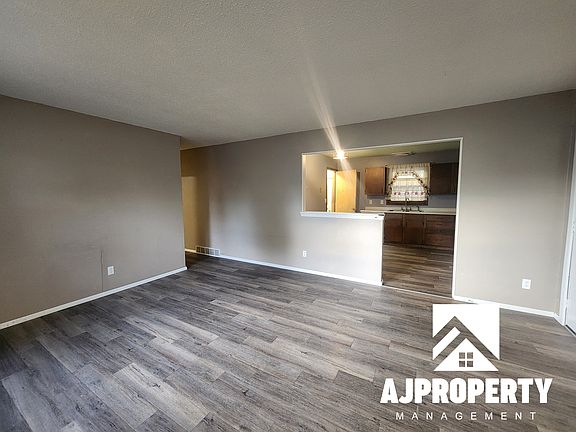 4th image of 233 N Fanelle Ave