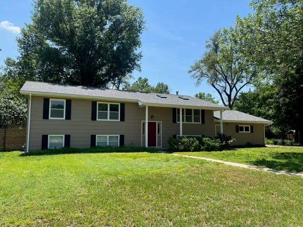 107 W 27th St, Newton, KS 67117