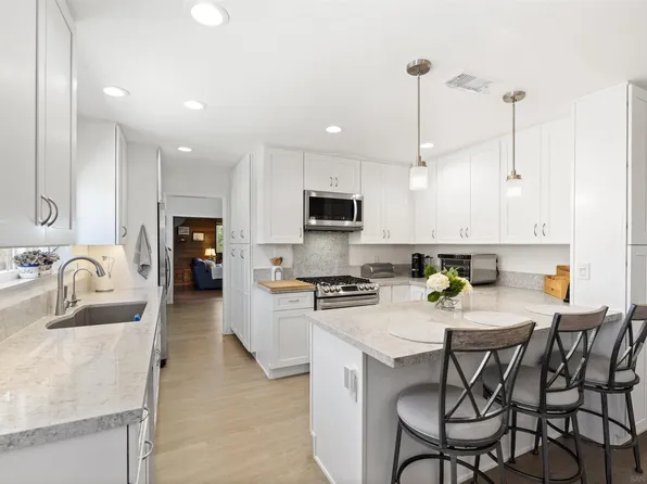 6935 Batista St, San Diego, CA 92111