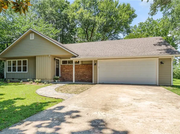 2325 N Gooseberry Ln, Fayetteville, AR 72704