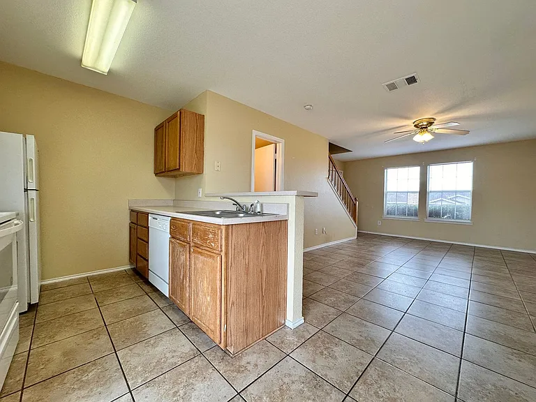 5910 Greengate — Photo 27