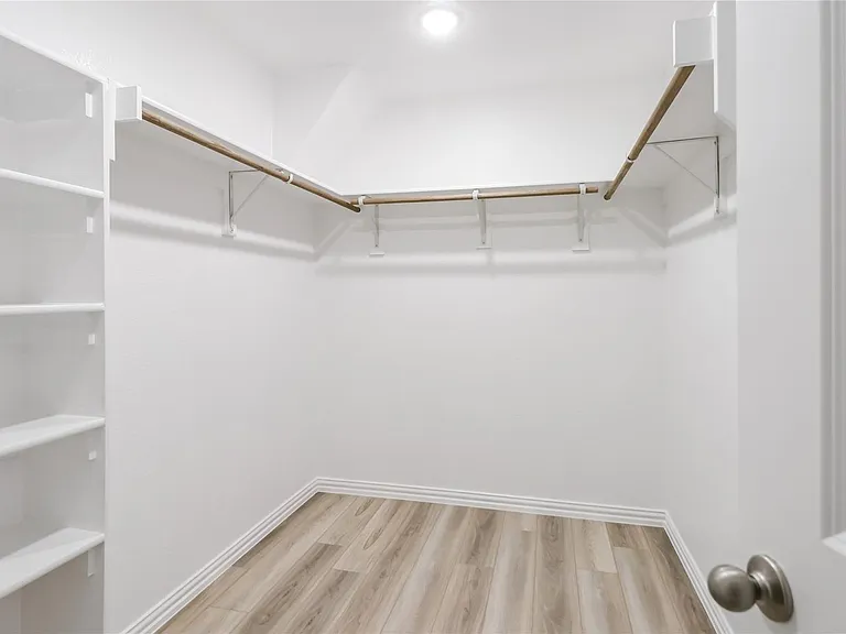 6717 Glimfeather Dr — Photo 17