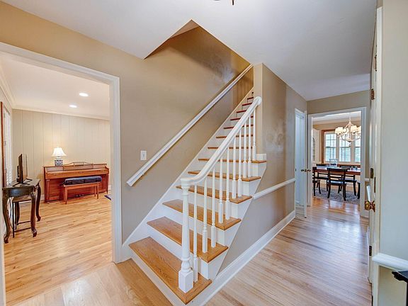 3rd image of 4506 Loos Cir E