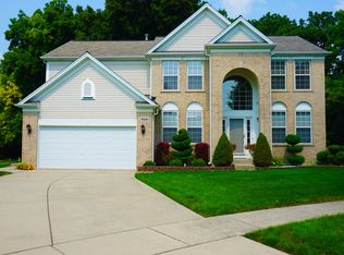 4 Sagebrush Ct, Streamwood, IL 60107