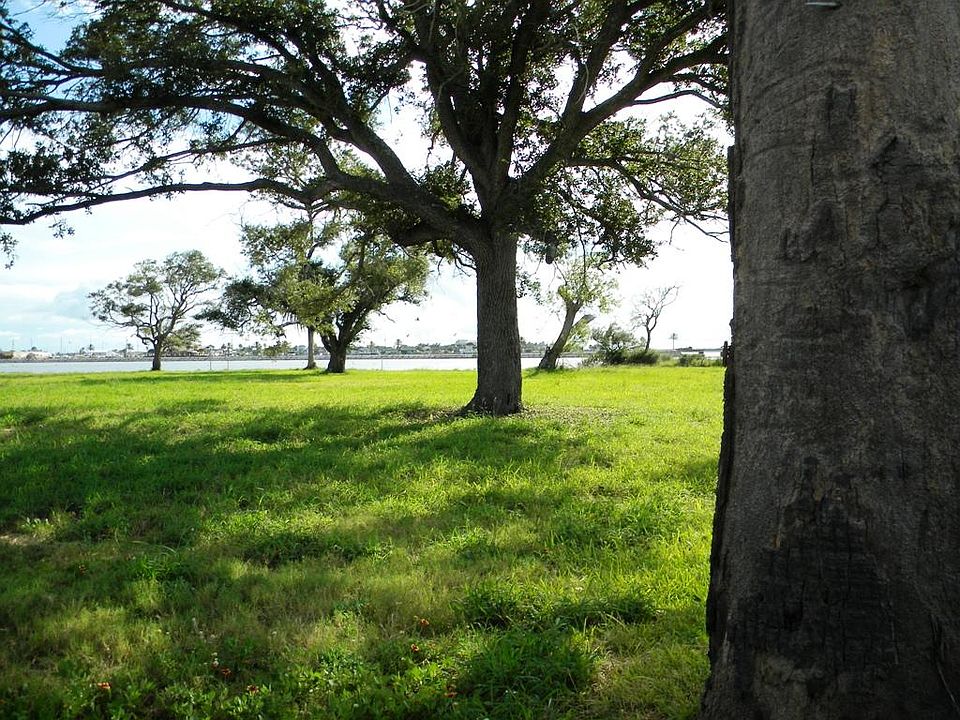 1st image of 1421 Bayou Shore Dr