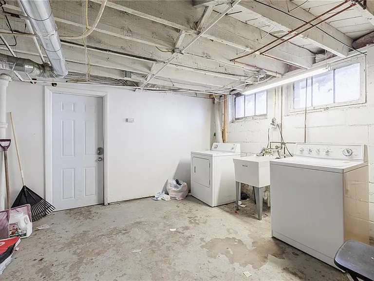 Washer/dryer and storage area (shared)