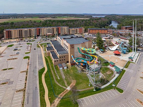 4th image of 2411 River Road #2311