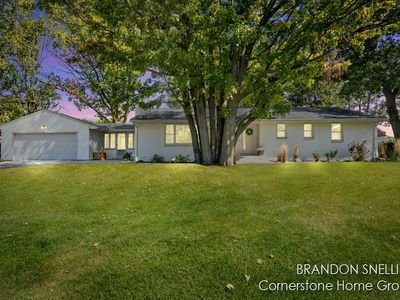 116 Loch Lomond Ave NE, Grand Rapids, MI, 49546