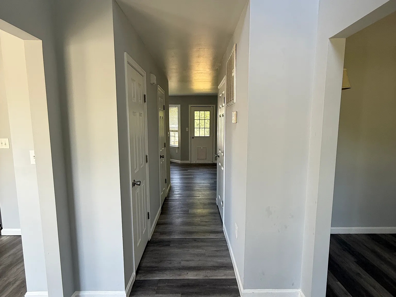 1 bed, 1916 sqft, $1,200 — Photo 3