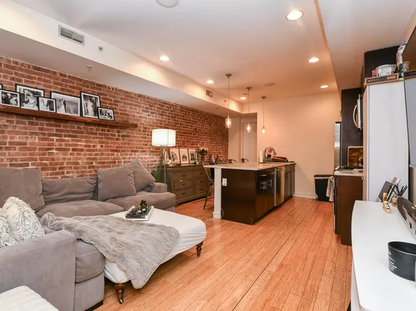 812 Washington Street image 1 of 18