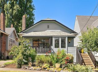 552 N 68th St, Seattle, WA 98103