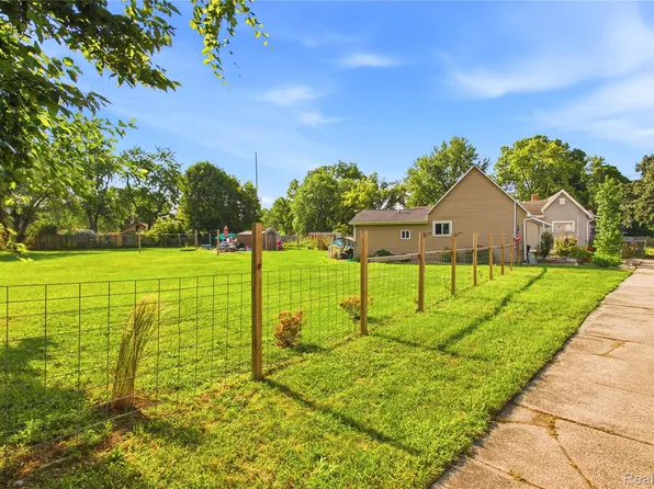 2308 Rheamount Ave, Lansing, MI 48906