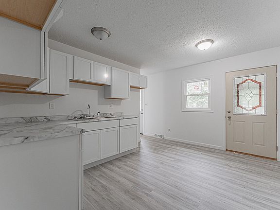5th image of 1213 Short 11th St