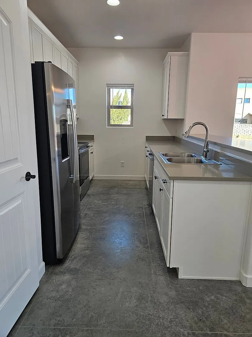 Beautiful Custom Build! — Photo 4