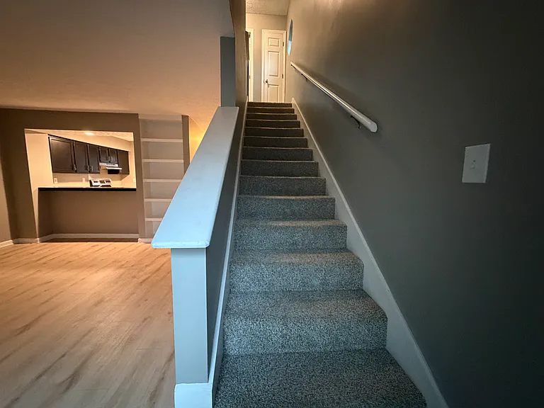 471 Claircrest Dr — Photo 8