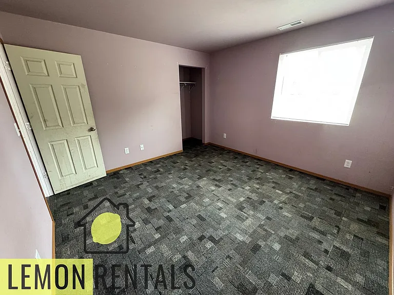 304 E P St — Photo 4