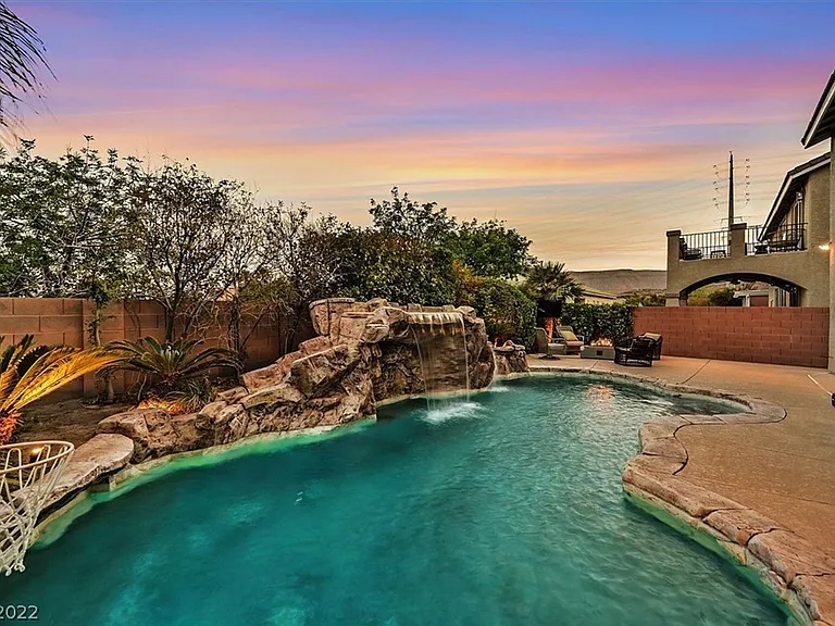 11077 Turlington Ln — Photo 8