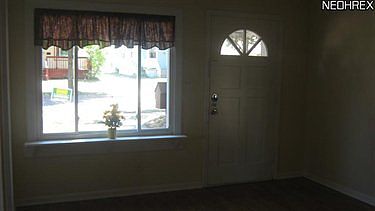 4th image of 971 Clifford Ave