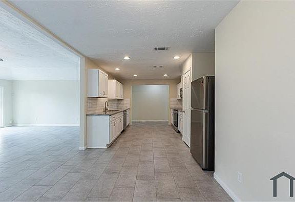 4th image of 15922 Tammany Ln