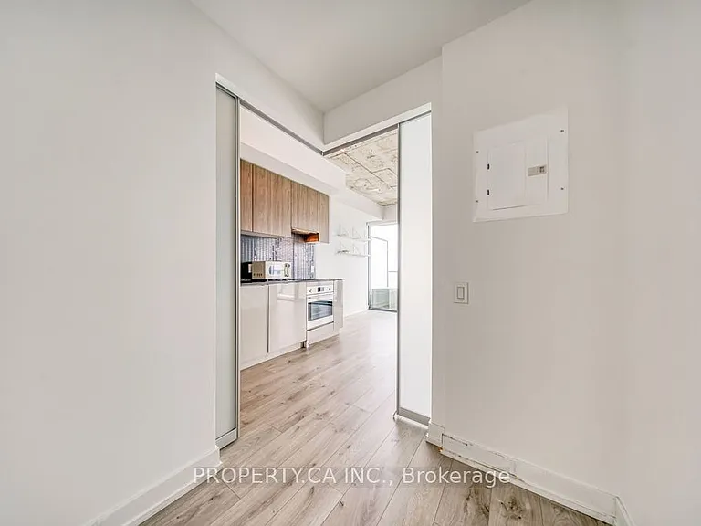 161 Roehampton Ave #3205 — Photo 23