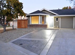 9493 Whithorn Ct, Elk Grove, CA 95758