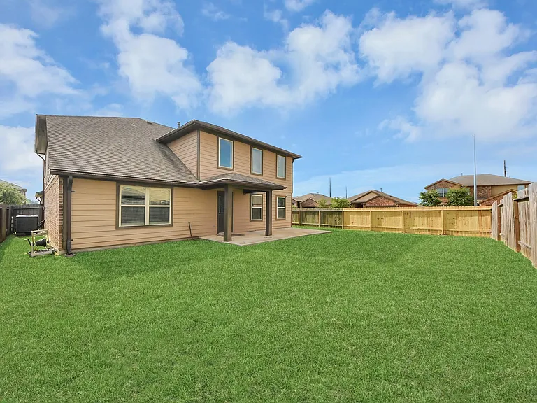 6934 Rosalina Landing Ln — Photo 33