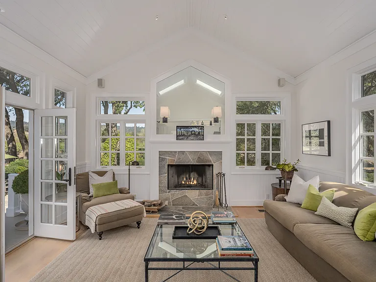 950 Mee Ln — Photo 10