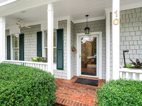 10 Yancey Sq, Pittsboro, NC 27312