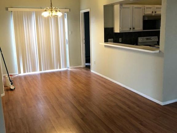 2nd image of 7427 Fountaincrest Dr