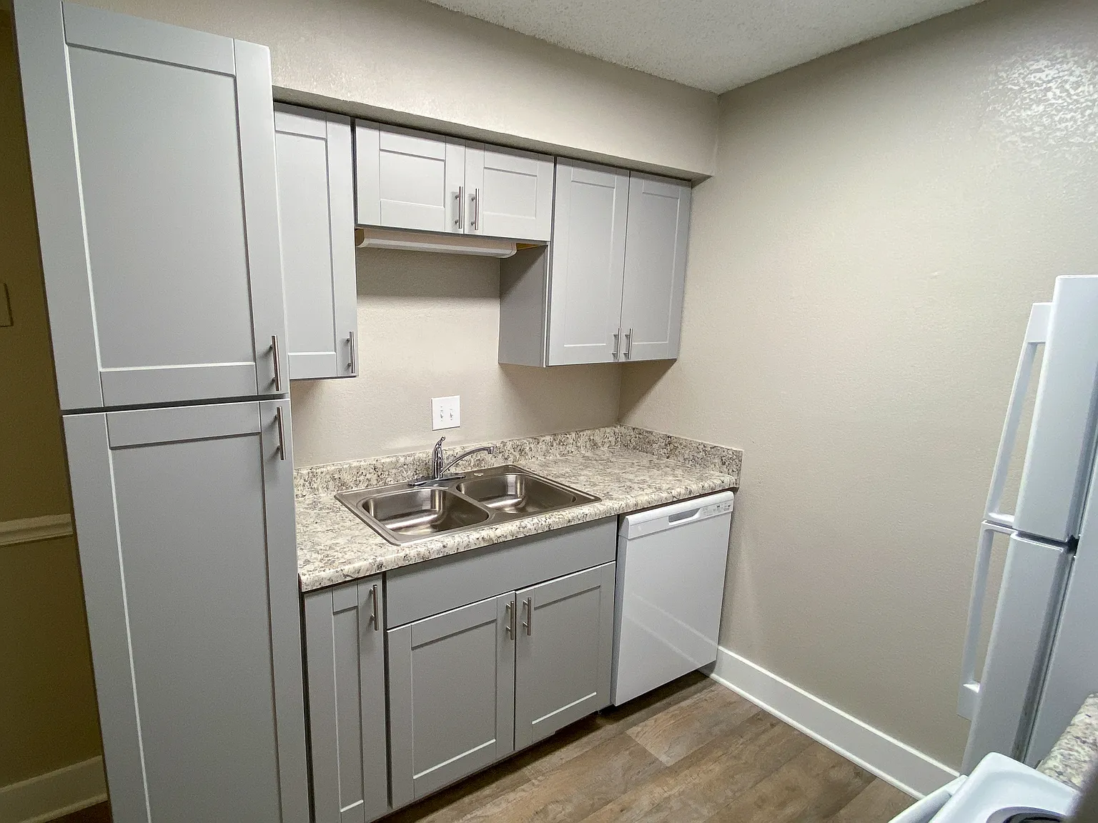 Bell Hollow Apartments — Photo 4
