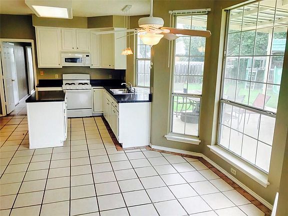 5th image of 136 Browning Ln